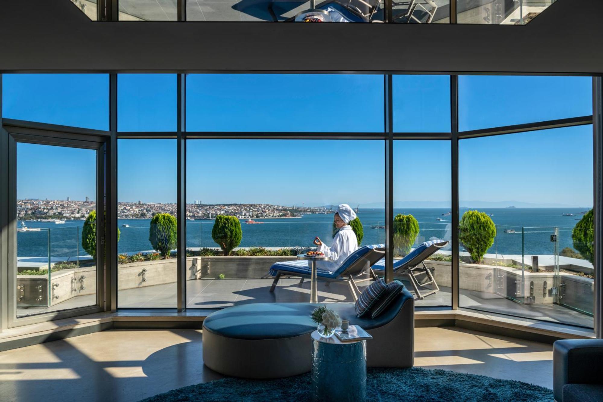 Готель Swissotel The Bosphorus 5*